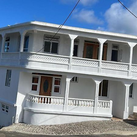 The Golden Inn Marigot Extérieur photo